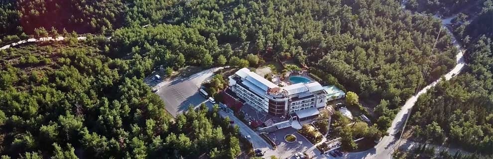Phillipeion Hotel 1 With its spectacular view of the city, Thermaikos Gulf, and the Olympus mountain tops, guests will undoubtedly enjoy a scenic and picturesque experience.